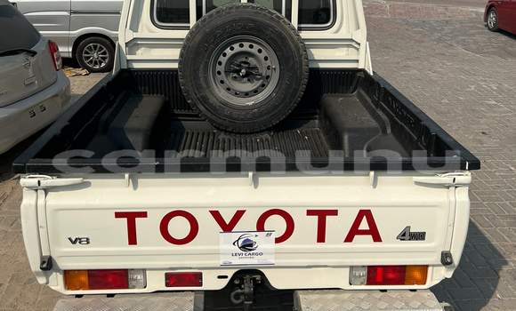 Acheter Occasion Voiture Toyota Land Cruiser Blanc à Brazzaville, Commune de Brazzaville Acheter Occasion Voiture Toyota Land Cruiser Blanc à Brazzaville, Commune de Brazzaville