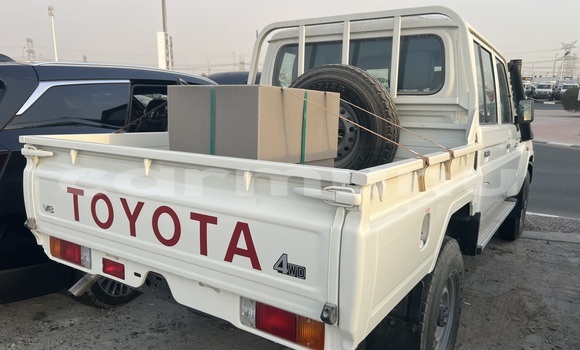 Acheter Neuf Voiture Toyota Land Cruiser Blanc à Brazzaville, Commune de Brazzaville Acheter Neuf Voiture Toyota Land Cruiser Blanc à Brazzaville, Commune de Brazzaville