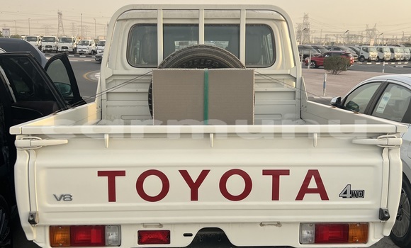 Acheter Neuf Voiture Toyota Land Cruiser Blanc à Brazzaville, Commune de Brazzaville Acheter Neuf Voiture Toyota Land Cruiser Blanc à Brazzaville, Commune de Brazzaville