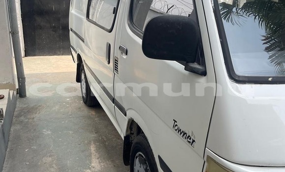 Acheter Occasion Voiture Toyota Hiace Blanc à Pointe–Noire, Région du Kouilou Acheter Occasion Voiture Toyota Hiace Blanc à Pointe–Noire, Région du Kouilou