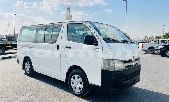 Buy Used Toyota Hiace White Car in Black Point in Kouilou region Buy Used Toyota Hiace White Car in Black Point in Kouilou region