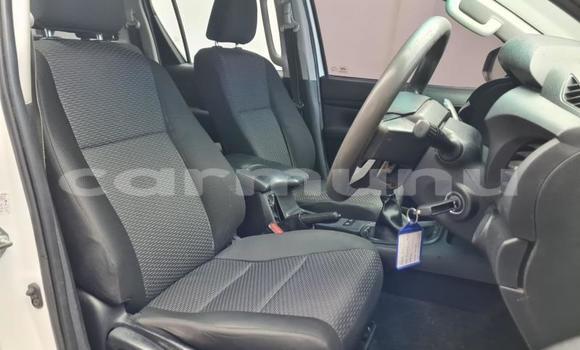 Acheter Occasion Voiture Toyota Hilux Blanc à Gamboma, Plateaux Acheter Occasion Voiture Toyota Hilux Blanc à Gamboma, Plateaux