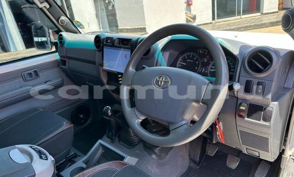 Buy Used Toyota Land Cruiser White Car in Brazzaville in Municipality of Brazzaville Buy Used Toyota Land Cruiser White Car in Brazzaville in Municipality of Brazzaville