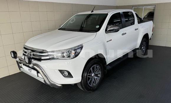 Buy Used Toyota Hilux White Car in Brazzaville in Municipality of Brazzaville Buy Used Toyota Hilux White Car in Brazzaville in Municipality of Brazzaville