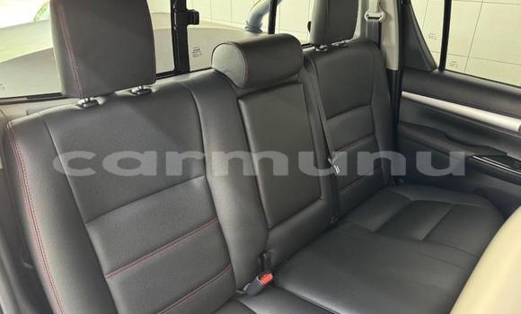Buy Used Toyota Hilux White Car in Brazzaville in Municipality of Brazzaville Buy Used Toyota Hilux White Car in Brazzaville in Municipality of Brazzaville
