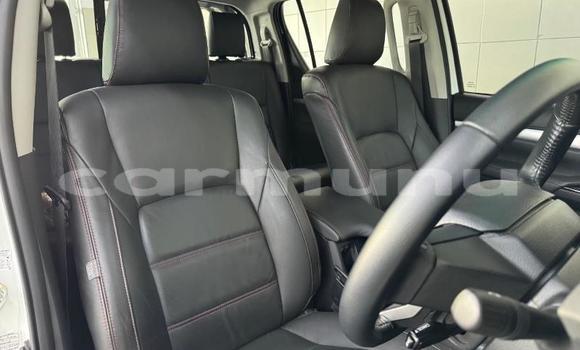 Buy Used Toyota Hilux White Car in Brazzaville in Municipality of Brazzaville Buy Used Toyota Hilux White Car in Brazzaville in Municipality of Brazzaville