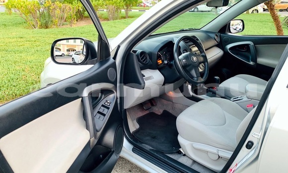 Acheter Occasion Voiture Toyota RAV4 Gris à Pointe–Noire, Région du Kouilou Acheter Occasion Voiture Toyota RAV4 Gris à Pointe–Noire, Région du Kouilou