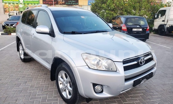 Acheter Occasion Voiture Toyota RAV4 Gris à Pointe–Noire, Région du Kouilou Acheter Occasion Voiture Toyota RAV4 Gris à Pointe–Noire, Région du Kouilou