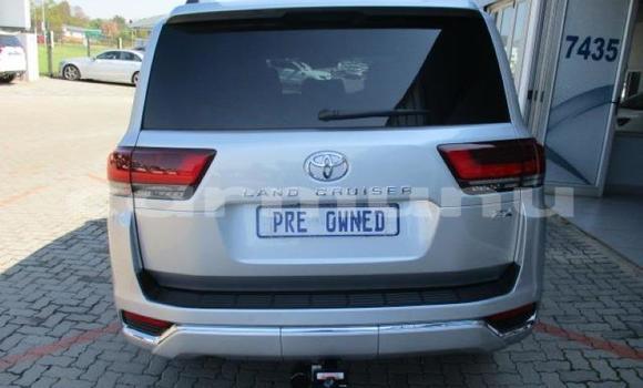 Buy Used Toyota Land Cruiser Silver Car in Brazzaville in Municipality of Brazzaville Buy Used Toyota Land Cruiser Silver Car in Brazzaville in Municipality of Brazzaville