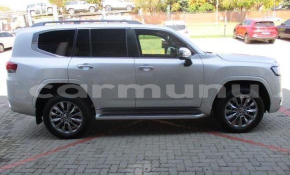 Buy Used Toyota Land Cruiser Silver Car in Brazzaville in Municipality of Brazzaville Buy Used Toyota Land Cruiser Silver Car in Brazzaville in Municipality of Brazzaville