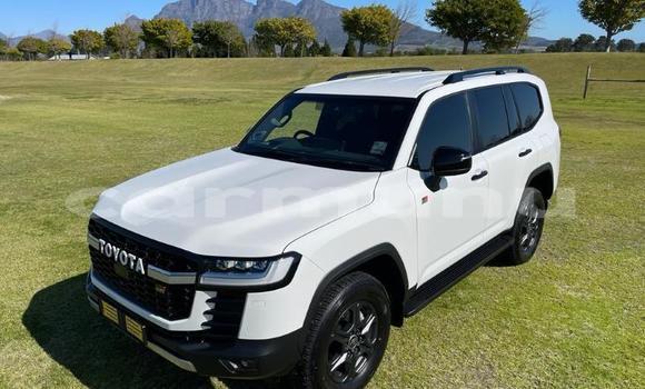 Acheter Occasion Voiture Toyota Land Cruiser Blanc à Brazzaville, Commune de Brazzaville Acheter Occasion Voiture Toyota Land Cruiser Blanc à Brazzaville, Commune de Brazzaville