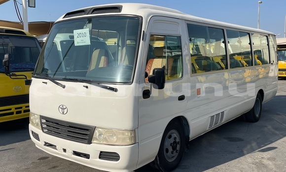 Acheter Occasion Voiture Toyota Coaster Blanc à Brazzaville, Commune de Brazzaville Acheter Occasion Voiture Toyota Coaster Blanc à Brazzaville, Commune de Brazzaville