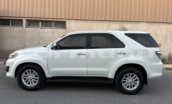 Acheter Occasion Voiture Toyota Fortuner Blanc à Brazzaville, Commune de Brazzaville Acheter Occasion Voiture Toyota Fortuner Blanc à Brazzaville, Commune de Brazzaville