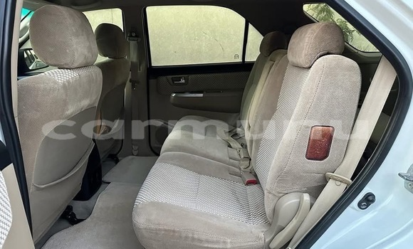 Acheter Occasion Voiture Toyota Fortuner Blanc à Brazzaville, Commune de Brazzaville Acheter Occasion Voiture Toyota Fortuner Blanc à Brazzaville, Commune de Brazzaville