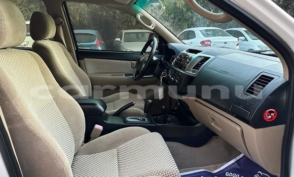 Acheter Occasion Voiture Toyota Fortuner Blanc à Brazzaville, Commune de Brazzaville Acheter Occasion Voiture Toyota Fortuner Blanc à Brazzaville, Commune de Brazzaville