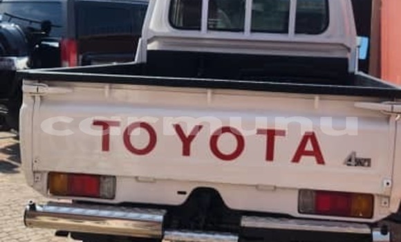 Acheter Occasion Voiture Toyota Land Cruiser Blanc à Brazzaville, Commune de Brazzaville Acheter Occasion Voiture Toyota Land Cruiser Blanc à Brazzaville, Commune de Brazzaville
