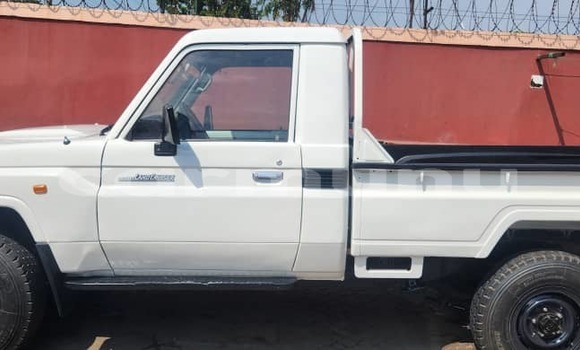 Acheter Occasion Voiture Toyota Land Cruiser Blanc à Brazzaville, Commune de Brazzaville Acheter Occasion Voiture Toyota Land Cruiser Blanc à Brazzaville, Commune de Brazzaville