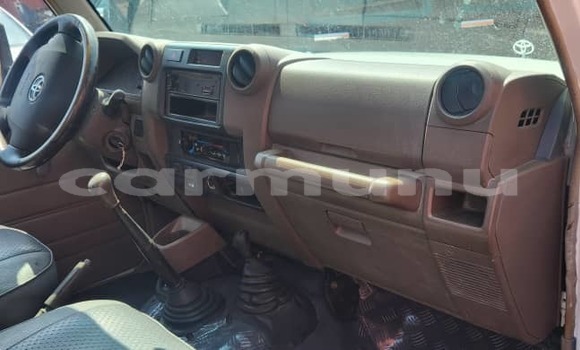 Acheter Occasion Voiture Toyota Land Cruiser Blanc à Brazzaville, Commune de Brazzaville Acheter Occasion Voiture Toyota Land Cruiser Blanc à Brazzaville, Commune de Brazzaville