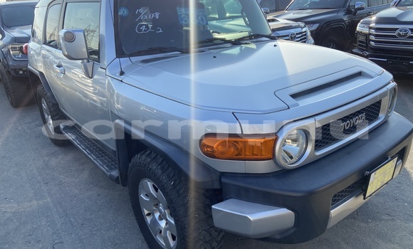 Buy Used Toyota FJ Cruiser Silver Car in Brazzaville in Municipality of Brazzaville