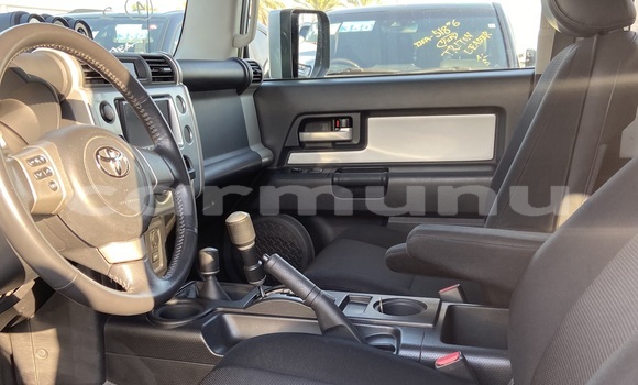 Buy Used Toyota FJ Cruiser Silver Car in Brazzaville in Municipality of Brazzaville Buy Used Toyota FJ Cruiser Silver Car in Brazzaville in Municipality of Brazzaville