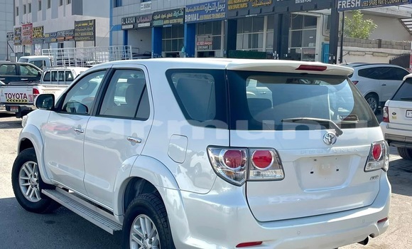 Acheter Occasion Voiture Toyota Fortuner Blanc à Brazzaville, Commune de Brazzaville Acheter Occasion Voiture Toyota Fortuner Blanc à Brazzaville, Commune de Brazzaville