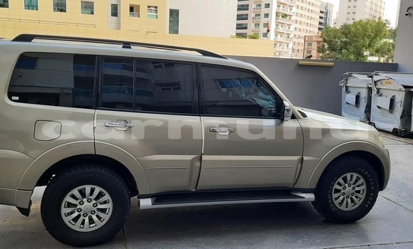 Acheter Occasion Voiture Mitsubishi Pajero Gris à Pointe–Noire, Région du Kouilou Acheter Occasion Voiture Mitsubishi Pajero Gris à Pointe–Noire, Région du Kouilou