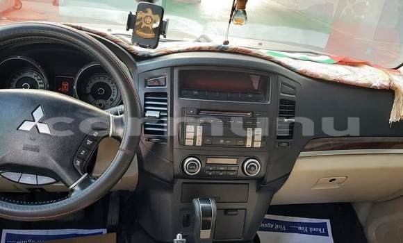 Acheter Occasion Voiture Mitsubishi Pajero Gris à Pointe–Noire, Région du Kouilou Acheter Occasion Voiture Mitsubishi Pajero Gris à Pointe–Noire, Région du Kouilou
