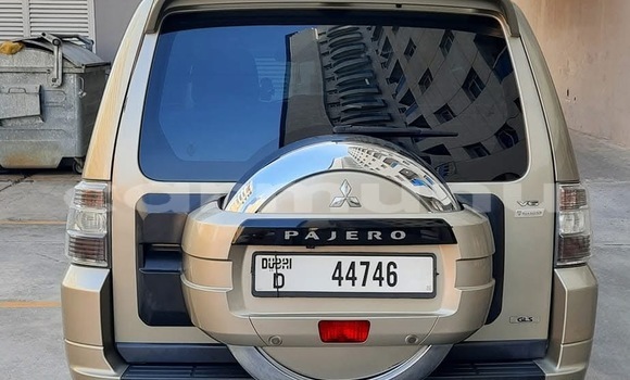 Acheter Occasion Voiture Mitsubishi Pajero Gris à Pointe–Noire, Région du Kouilou Acheter Occasion Voiture Mitsubishi Pajero Gris à Pointe–Noire, Région du Kouilou