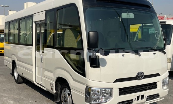 Acheter Occasion Voiture Toyota Coaster Blanc à Brazzaville, Commune de Brazzaville Acheter Occasion Voiture Toyota Coaster Blanc à Brazzaville, Commune de Brazzaville