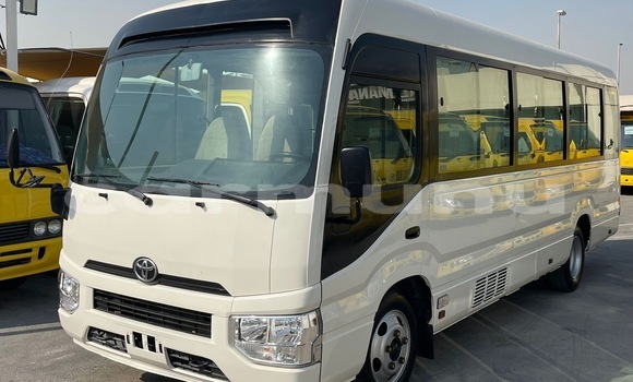 Acheter Occasion Voiture Toyota Coaster Blanc à Brazzaville, Commune de Brazzaville Acheter Occasion Voiture Toyota Coaster Blanc à Brazzaville, Commune de Brazzaville