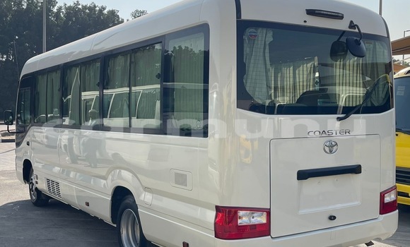Acheter Occasion Voiture Toyota Coaster Blanc à Brazzaville, Commune de Brazzaville Acheter Occasion Voiture Toyota Coaster Blanc à Brazzaville, Commune de Brazzaville