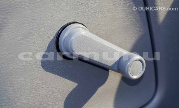 Buy Import Nissan NP 300 White Car in Import - Dubai in Region of Bouenza Buy Import Nissan NP 300 White Car in Import - Dubai in Region of Bouenza