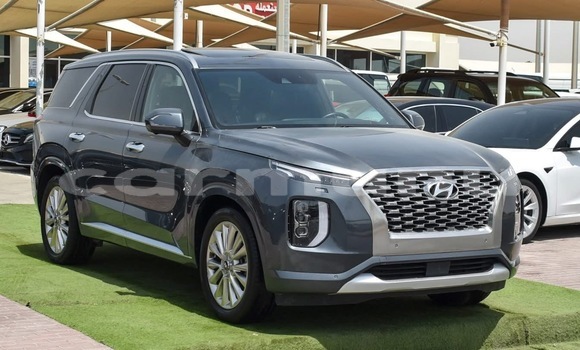 Acheter Occasion Voiture Hyundai Santa Fe Gris à Brazzaville, Commune de Brazzaville Acheter Occasion Voiture Hyundai Santa Fe Gris à Brazzaville, Commune de Brazzaville