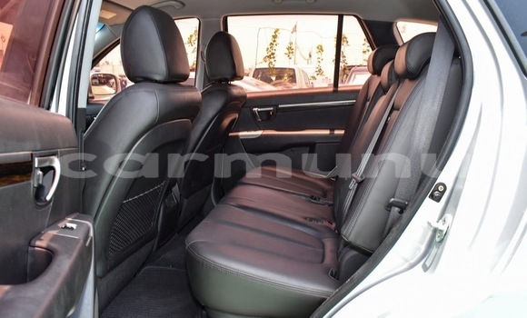 Acheter Occasion Voiture Hyundai Santa Fe Gris à Pointe–Noire, Région du Kouilou Acheter Occasion Voiture Hyundai Santa Fe Gris à Pointe–Noire, Région du Kouilou