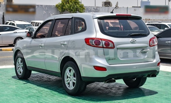 Acheter Occasion Voiture Hyundai Santa Fe Gris à Pointe–Noire, Région du Kouilou Acheter Occasion Voiture Hyundai Santa Fe Gris à Pointe–Noire, Région du Kouilou