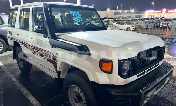 Acheter Occasion Voiture Toyota Land Cruiser Blanc à Brazzaville, Commune de Brazzaville Acheter Occasion Voiture Toyota Land Cruiser Blanc à Brazzaville, Commune de Brazzaville