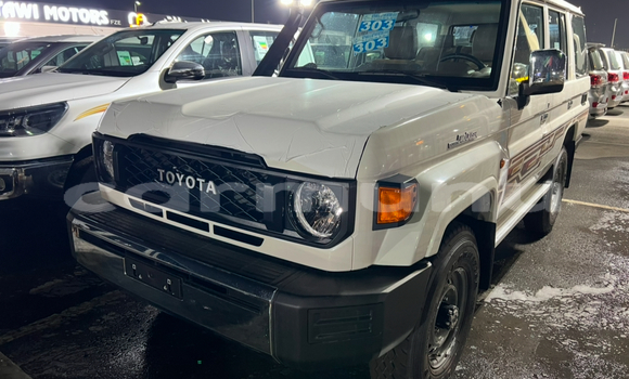 Acheter Occasion Voiture Toyota Land Cruiser Blanc à Brazzaville, Commune de Brazzaville Acheter Occasion Voiture Toyota Land Cruiser Blanc à Brazzaville, Commune de Brazzaville