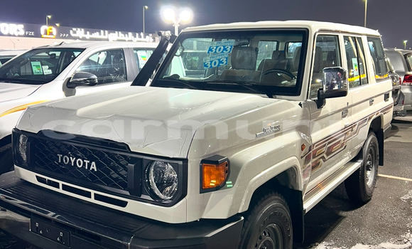 Acheter Occasion Voiture Toyota Land Cruiser Blanc à Brazzaville, Commune de Brazzaville Acheter Occasion Voiture Toyota Land Cruiser Blanc à Brazzaville, Commune de Brazzaville