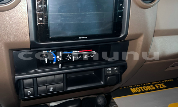 Acheter Occasion Voiture Toyota Land Cruiser Blanc à Brazzaville, Commune de Brazzaville Acheter Occasion Voiture Toyota Land Cruiser Blanc à Brazzaville, Commune de Brazzaville