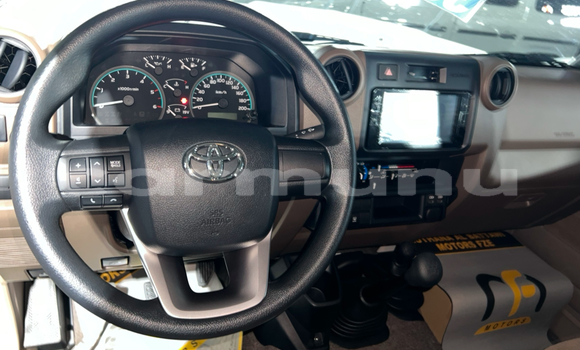 Acheter Occasion Voiture Toyota Land Cruiser Blanc à Brazzaville, Commune de Brazzaville Acheter Occasion Voiture Toyota Land Cruiser Blanc à Brazzaville, Commune de Brazzaville