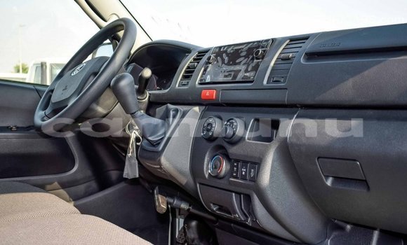 Buy Import Toyota Hiace White Car in Import - Dubai in Region of Bouenza Buy Import Toyota Hiace White Car in Import - Dubai in Region of Bouenza
