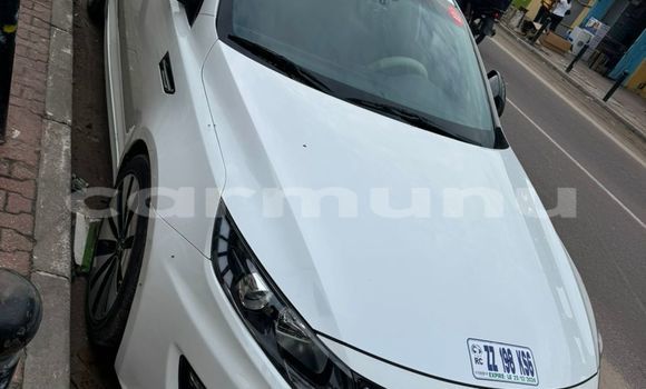 Acheter Neuf Voiture Kia K5 Blanc à Brazzaville, Commune de Brazzaville Acheter Neuf Voiture Kia K5 Blanc à Brazzaville, Commune de Brazzaville