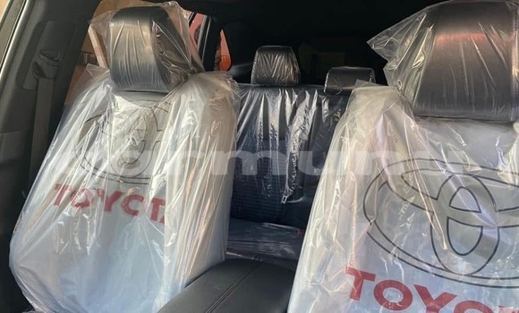 Acheter Occasion Voiture Toyota RAV4 Gris à Brazzaville, Commune de Brazzaville Acheter Occasion Voiture Toyota RAV4 Gris à Brazzaville, Commune de Brazzaville