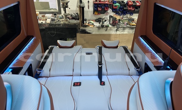 Acheter Neuf Voiture Toyota Hiace Gris à Brazzaville, Commune de Brazzaville Acheter Neuf Voiture Toyota Hiace Gris à Brazzaville, Commune de Brazzaville