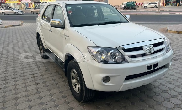 Acheter Occasion Voiture Toyota Fortuner Blanc à Pointe–Noire, Région du Kouilou Acheter Occasion Voiture Toyota Fortuner Blanc à Pointe–Noire, Région du Kouilou