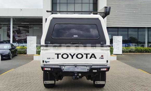 Acheter Occasion Voiture Toyota Land Cruiser Beige à Brazzaville, Commune de Brazzaville Acheter Occasion Voiture Toyota Land Cruiser Beige à Brazzaville, Commune de Brazzaville