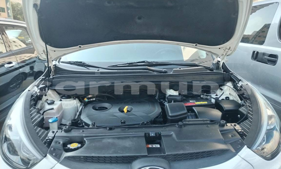Buy Used Hyundai Tucson White Car in Brazzaville in Municipality of Brazzaville Buy Used Hyundai Tucson White Car in Brazzaville in Municipality of Brazzaville