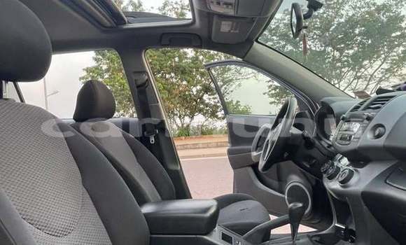 Acheter Occasion Voiture Toyota RAV4 Noir à Brazzaville, Commune de Brazzaville Acheter Occasion Voiture Toyota RAV4 Noir à Brazzaville, Commune de Brazzaville