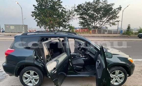 Acheter Occasion Voiture Toyota RAV4 Noir à Brazzaville, Commune de Brazzaville Acheter Occasion Voiture Toyota RAV4 Noir à Brazzaville, Commune de Brazzaville