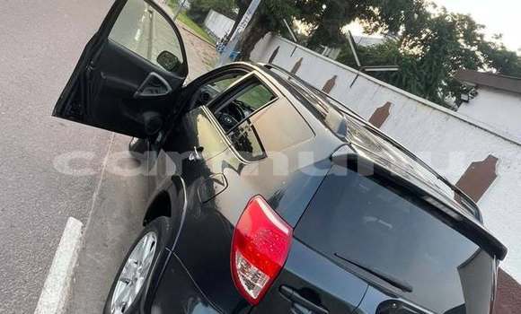 Acheter Occasion Voiture Toyota RAV4 Noir à Brazzaville, Commune de Brazzaville Acheter Occasion Voiture Toyota RAV4 Noir à Brazzaville, Commune de Brazzaville